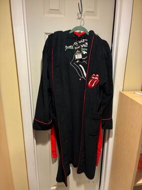 Rolling Stones Black Bath Robe Tongue on front and Back Hooded Long NWT
